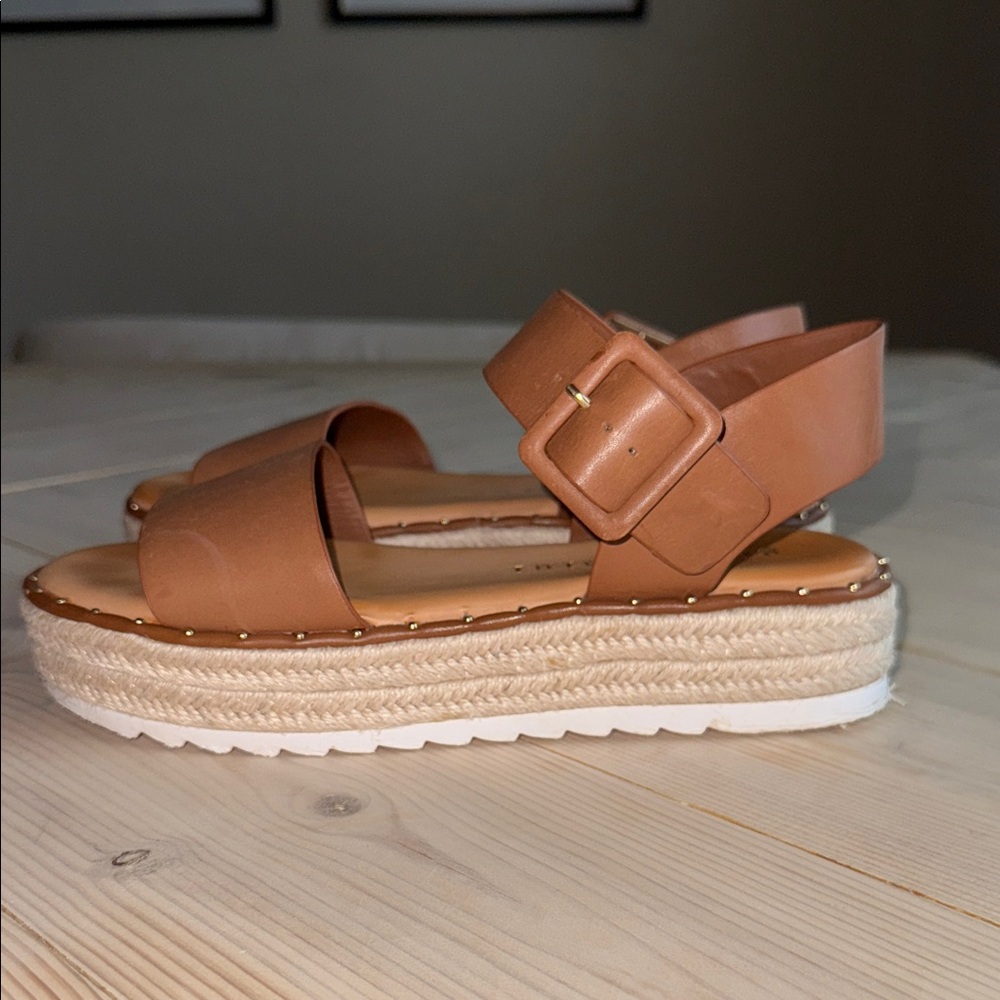 Gianni Bini Tan Platform Sandals